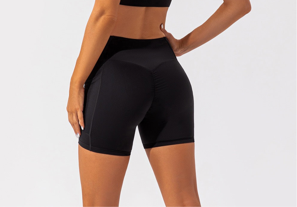 PowerMove High-Waist Shorts
パワームーブ ハイウエストショーツ